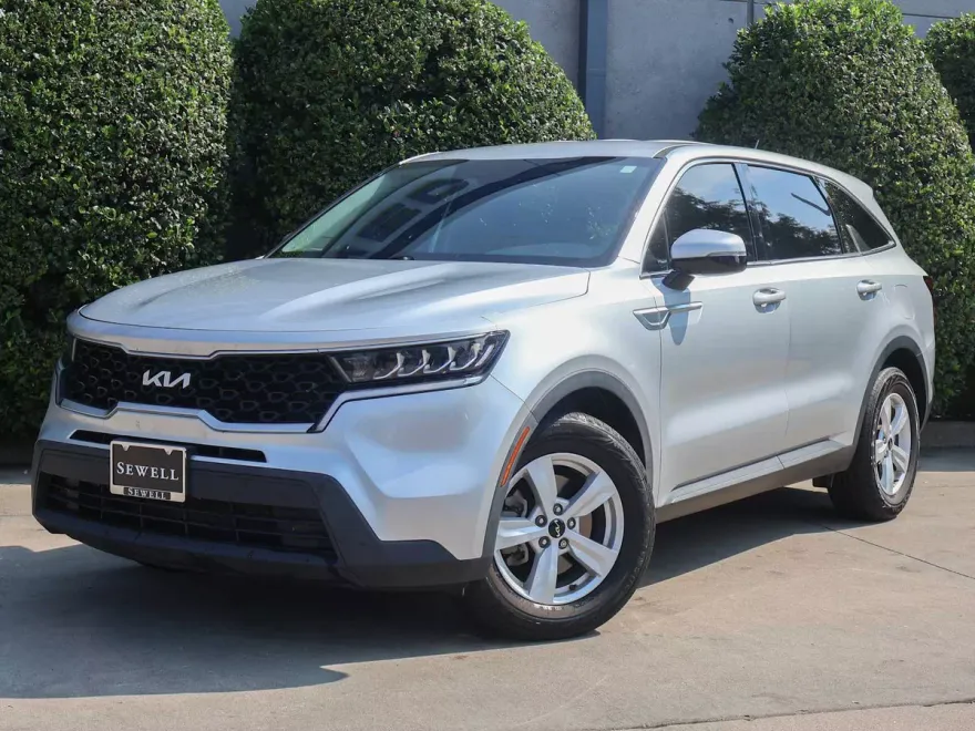 2022 Kia Sorento LX photo 1