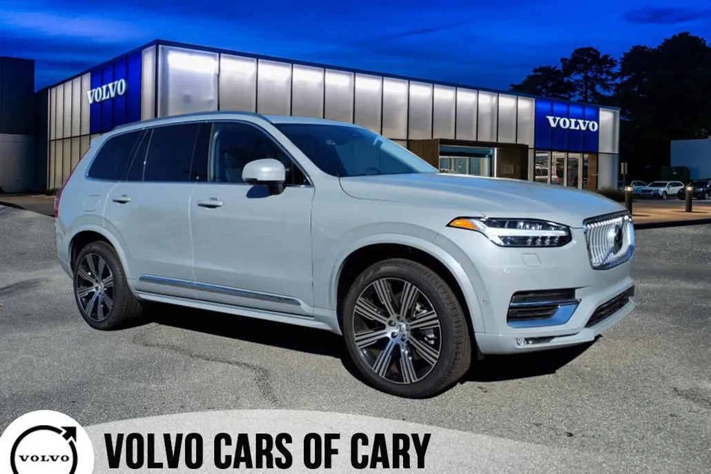 2025 Volvo XC90 Plus photo 1