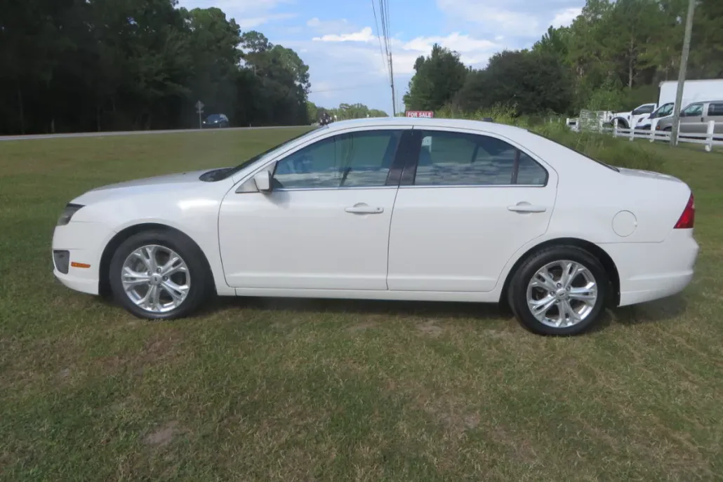 2012 Ford Fusion SE photo 1