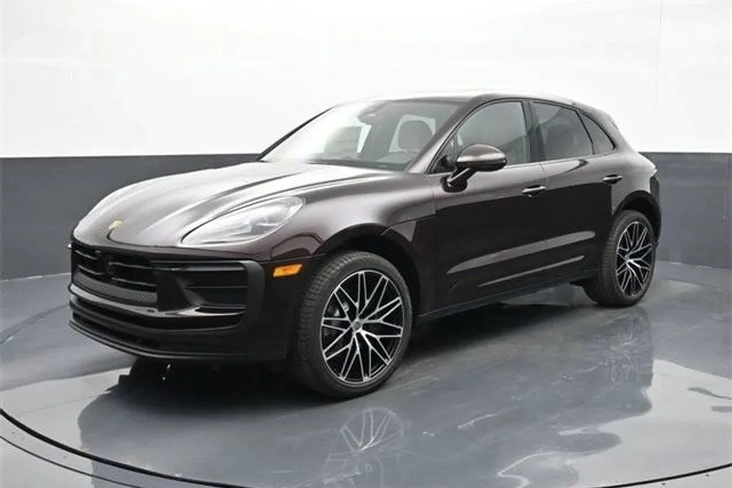 2026 Porsche Macan T photo 1