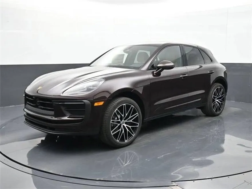 2026 Porsche Macan T photo 1