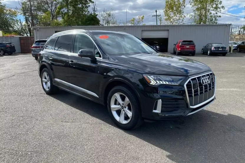 2024 Audi Q7 45 Premium Plus photo 1