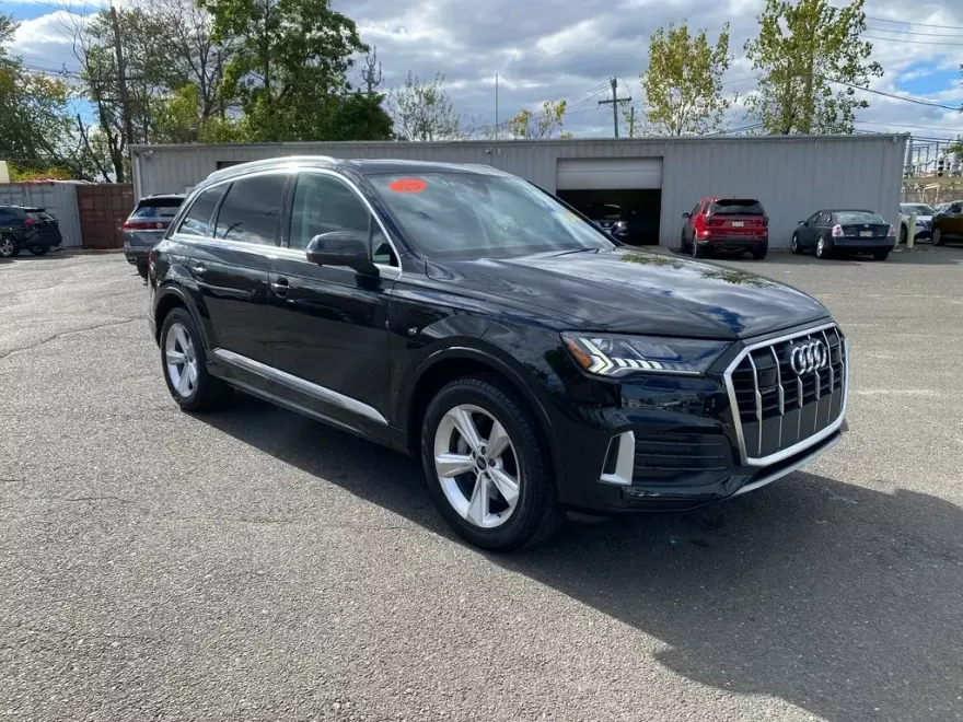 2024 Audi Q7 45 Premium Plus photo 1