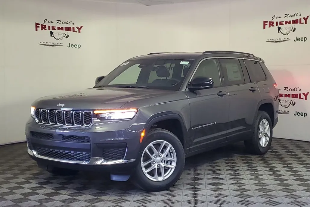2025 Jeep Grand Cherokee Laredo photo 1