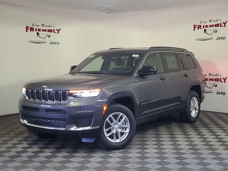 2025 Jeep Grand Cherokee Laredo photo 1