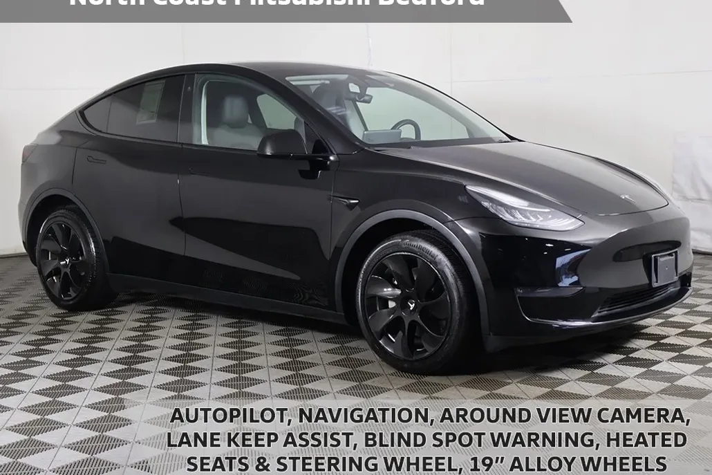 2023 Tesla Model Y Long Range photo 1