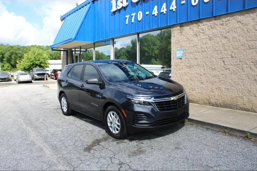 2022 Chevrolet Equinox LS photo 1