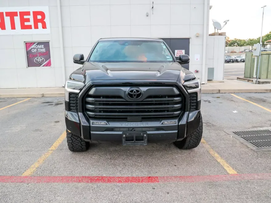 2024 Toyota Tundra SR5 photo 1