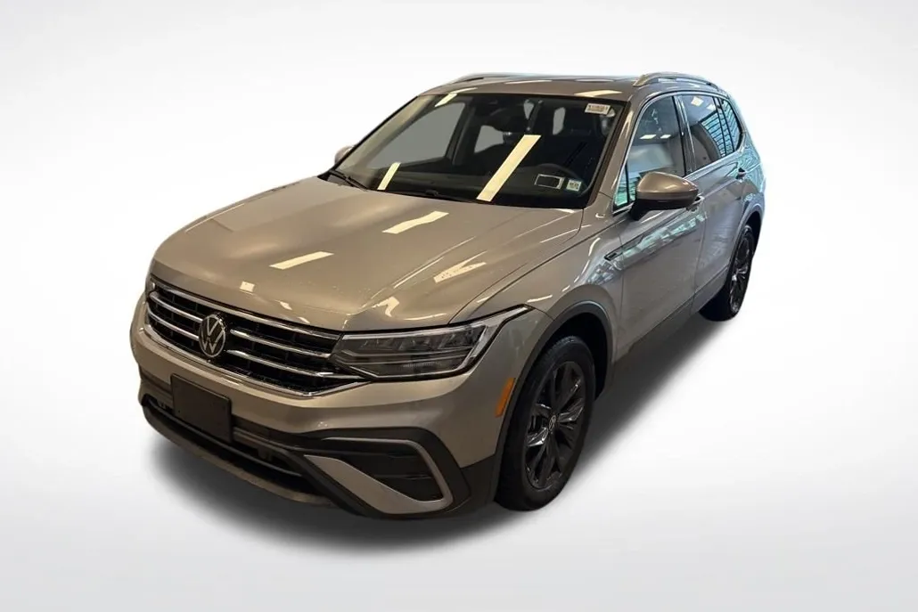 2024 Volkswagen Tiguan SE Wolfsburg Edition photo 1
