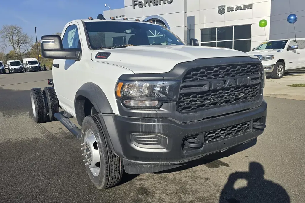 2024 Ram 5500 Tradesman photo 1