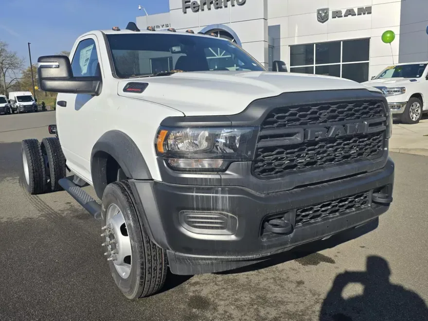 2024 Ram 5500 Tradesman photo 1