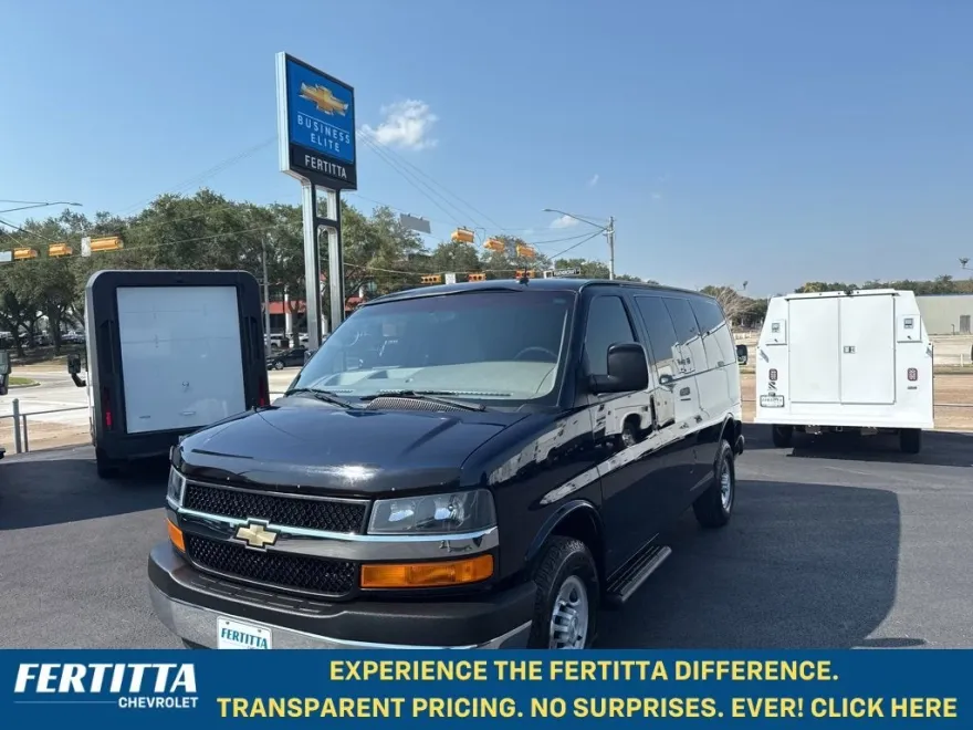 2015 Chevrolet Express Passenger 3500 LS photo 1