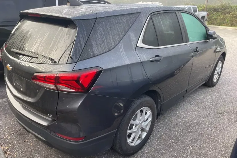 2023 Chevrolet Equinox LT photo 1