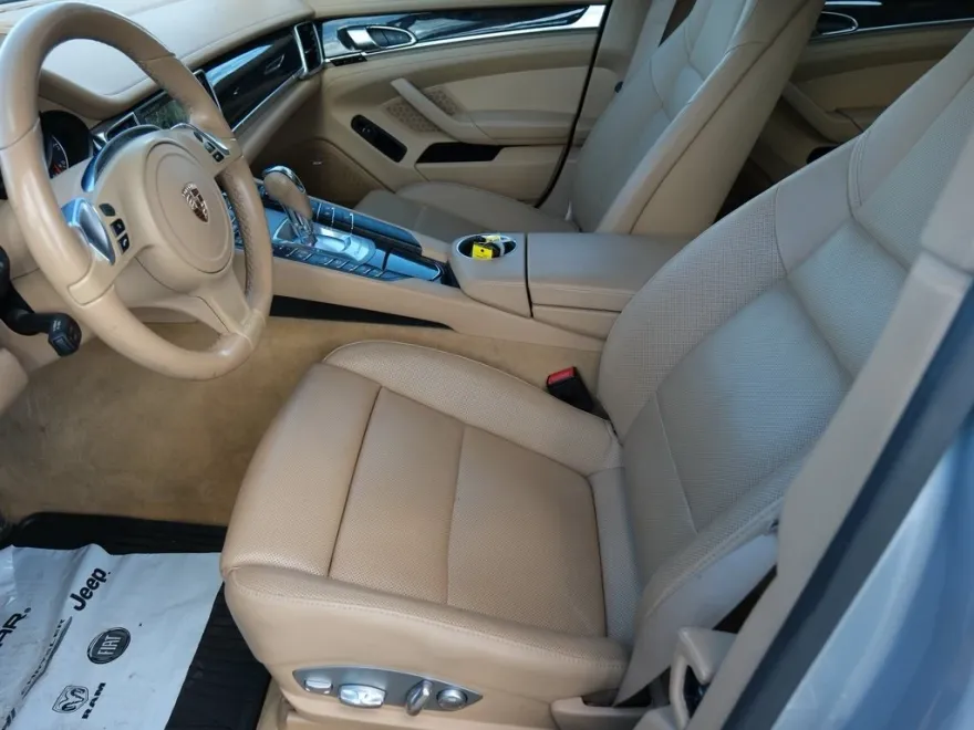 2015 Porsche Panamera 4S photo 1