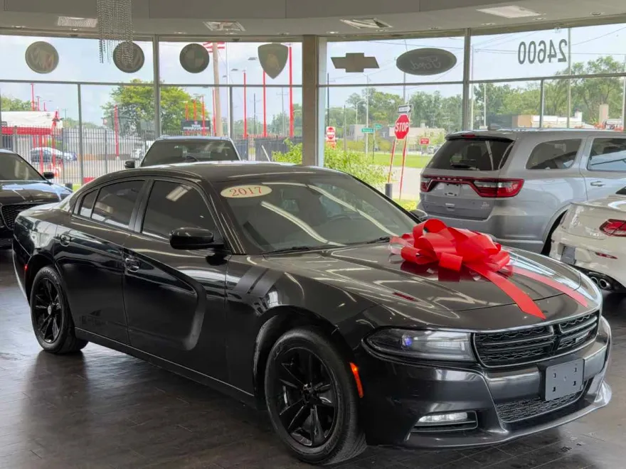 2017 Dodge Charger SXT photo 1