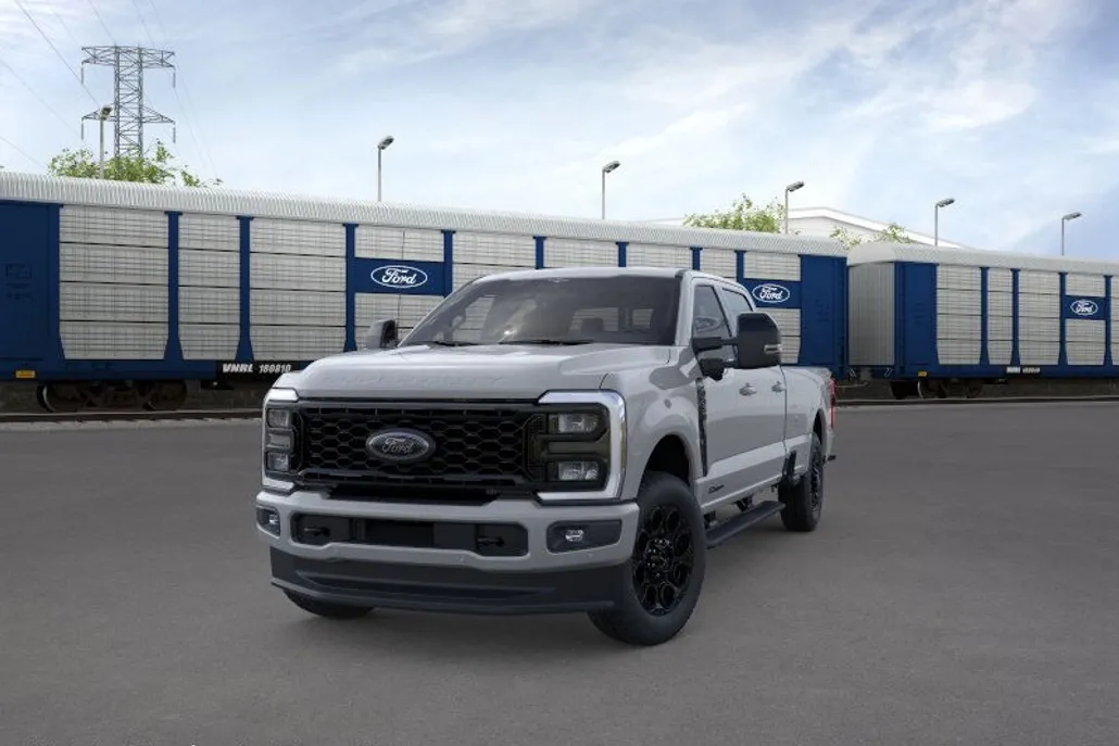 2026 Ford F-350 Lariat photo 1