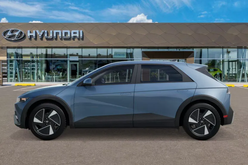 2025 Hyundai Ioniq 5 SE photo 1