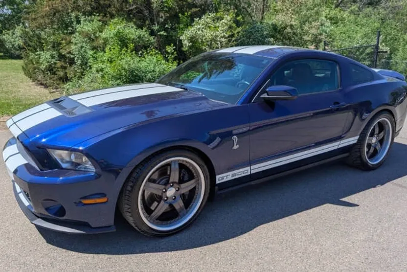 2010 Ford Mustang Shelby GT photo 1