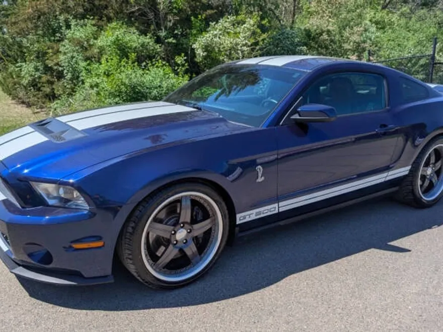 2010 Ford Mustang Shelby GT photo 1