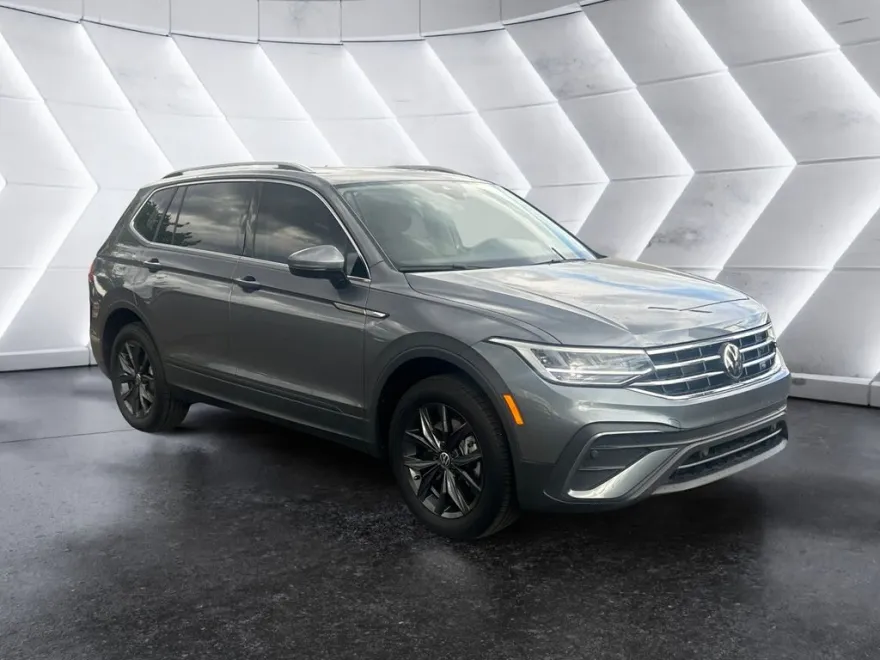 2024 Volkswagen Tiguan SE photo 1