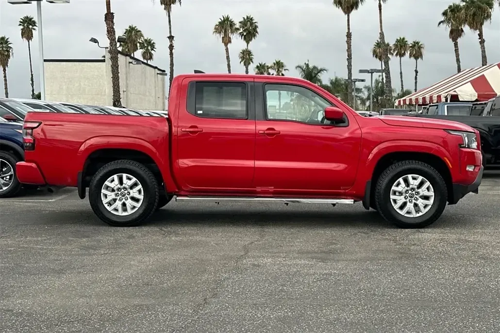 2023 Nissan Frontier SV photo 1
