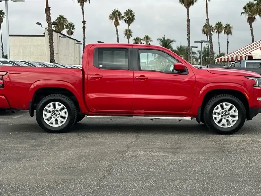 2023 Nissan Frontier SV photo 1