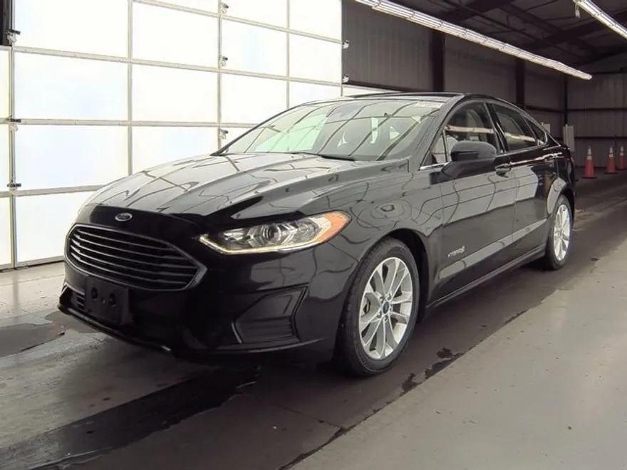 2019 Ford Fusion Hybrid SE photo 1
