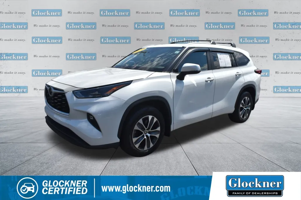 2023 Toyota Highlander L photo 1