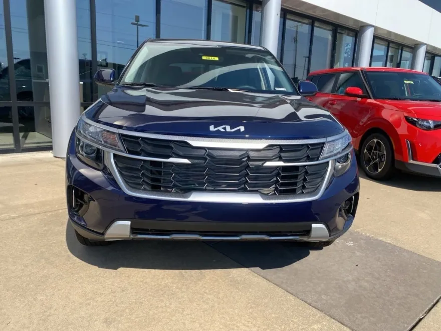 2026 Kia Seltos LX photo 1