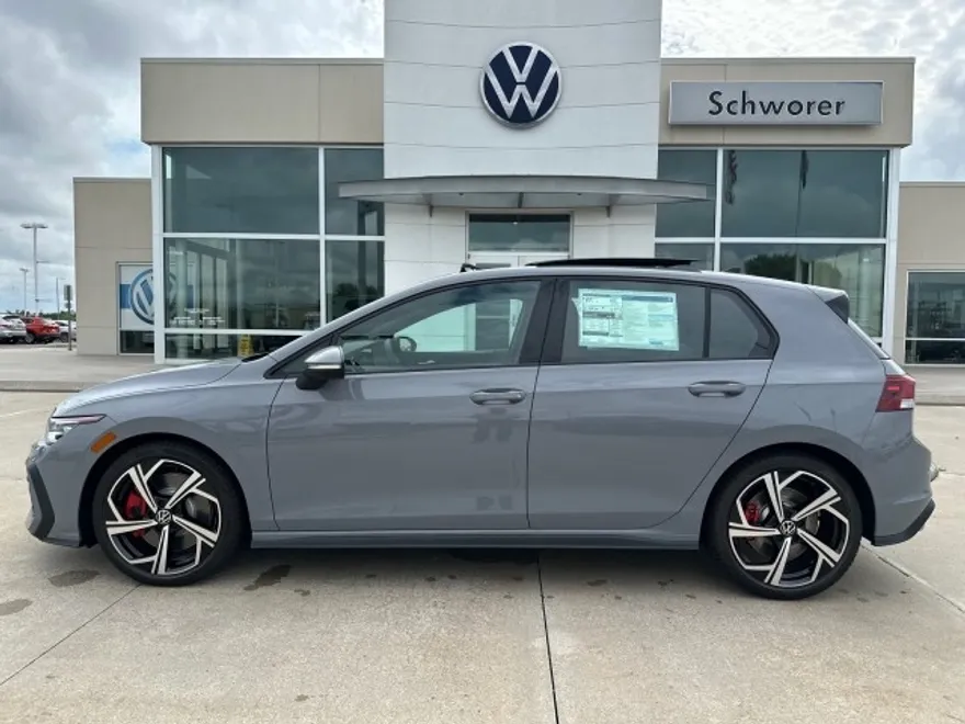 2025 Volkswagen Golf GTI SE photo 1