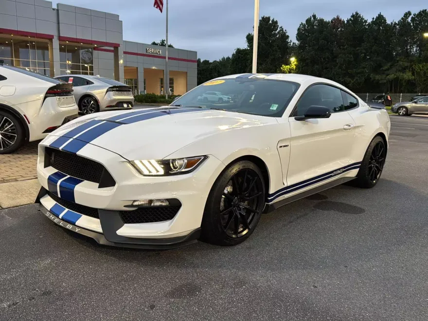 2017 Ford Mustang Shelby GT350 photo 1