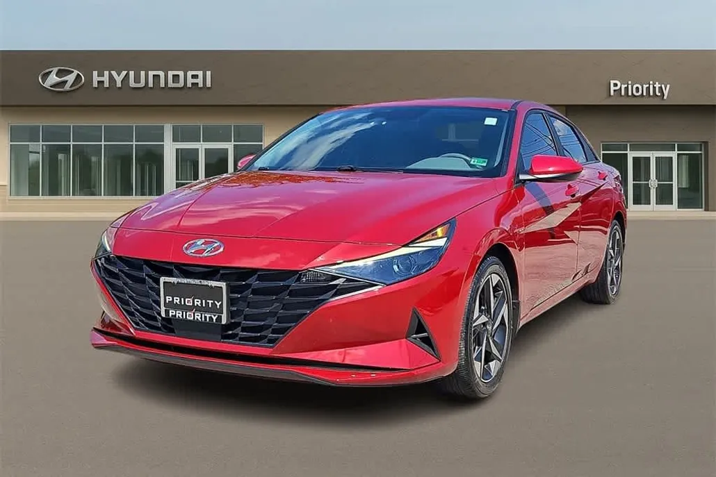 2023 Hyundai Elantra SEL photo 1