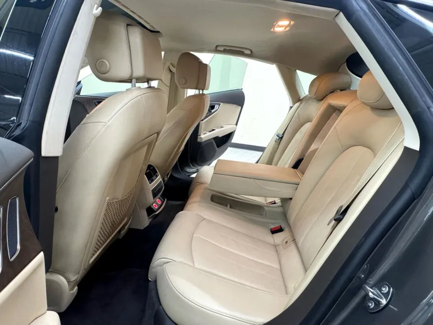 2013 Audi A7 3.0T Prestige photo 32