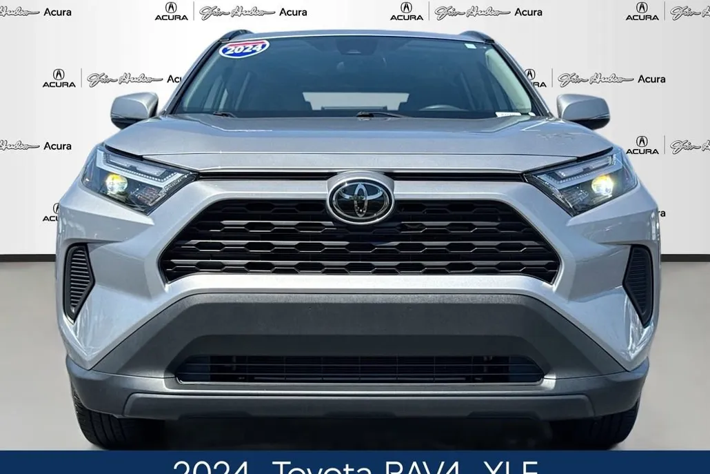 2024 Toyota RAV4 XLE photo 1