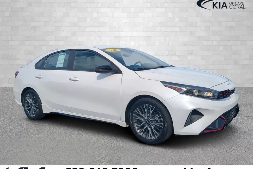2022 Kia Forte GT-Line photo 1