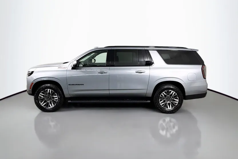 2025 Chevrolet Suburban Z71 photo 1