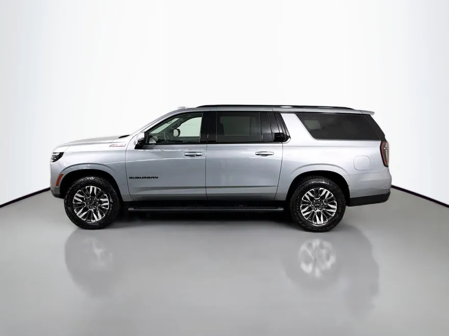 2025 Chevrolet Suburban Z71 photo 1