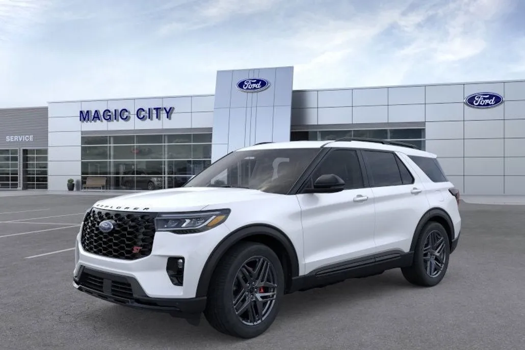2025 Ford Explorer ST photo 1