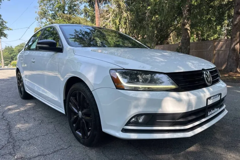 2018 Volkswagen Jetta 1.8T SE Sport photo 1