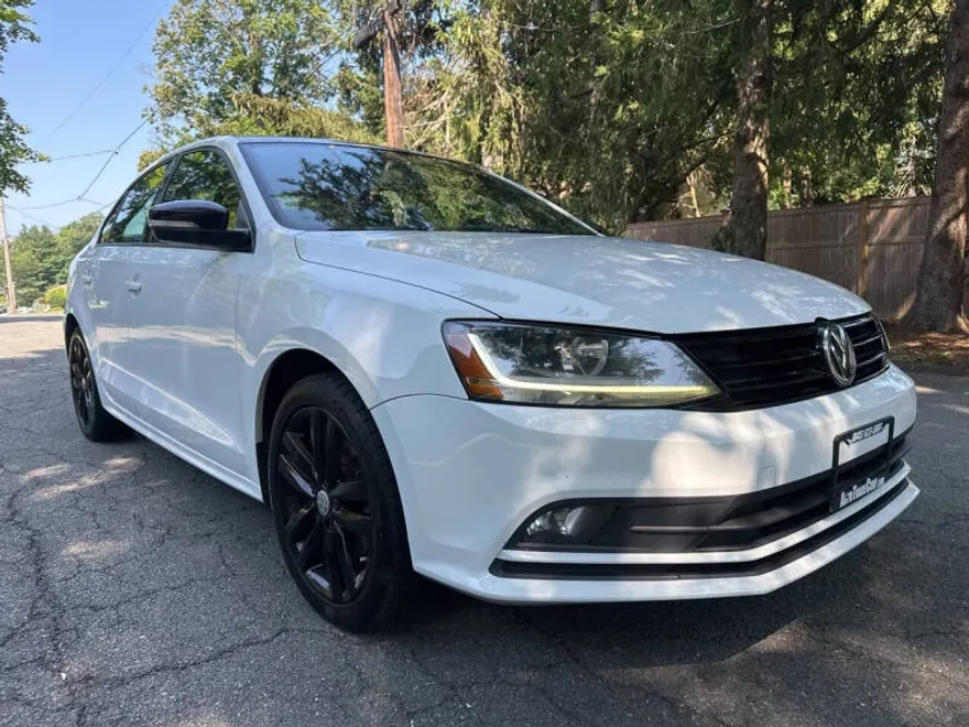 2018 Volkswagen Jetta 1.8T SE Sport photo 1