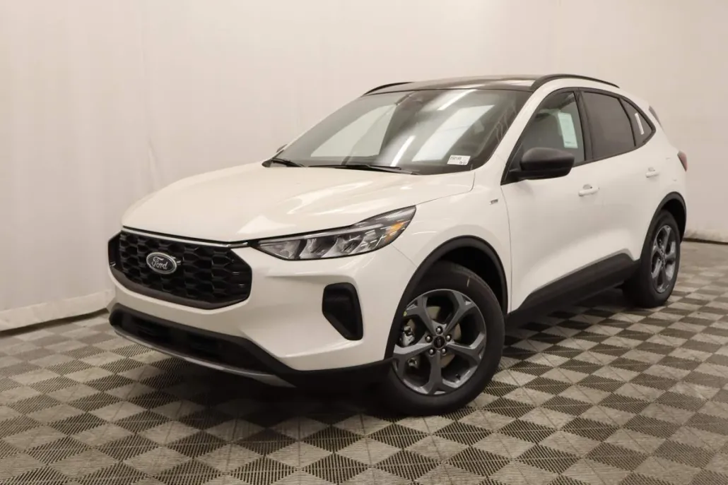 2025 Ford Escape Hybrid ST-Line photo 1