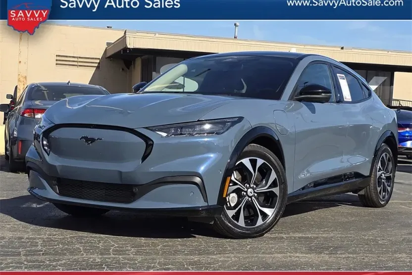 2023 Ford Mustang Mach-E Premium photo 1