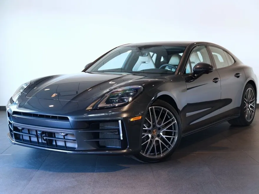 2025 Porsche Panamera 4 photo 1