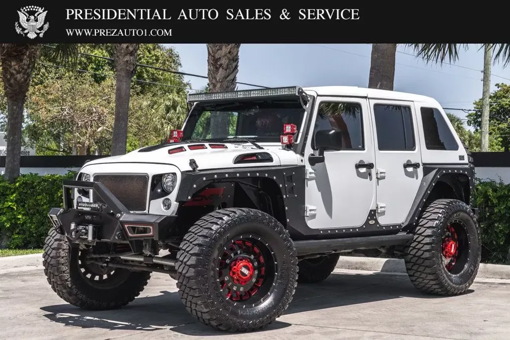 2017 Jeep Wrangler Unlimited Sahara photo 1