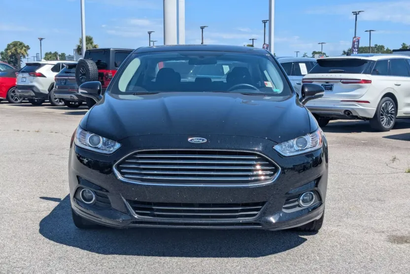 2016 Ford Fusion SE Hybrid photo 1