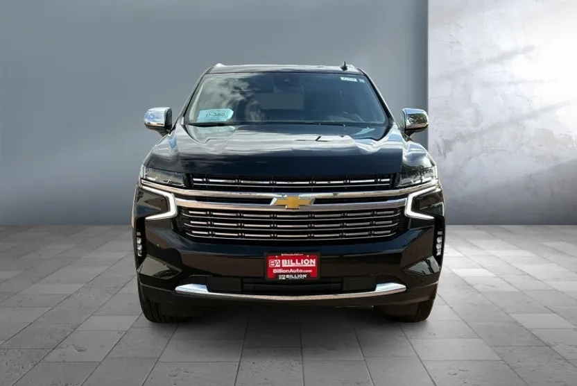 2024 Chevrolet Suburban Premier photo 1