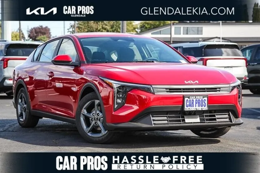 2025 Kia K4 LXS photo 1