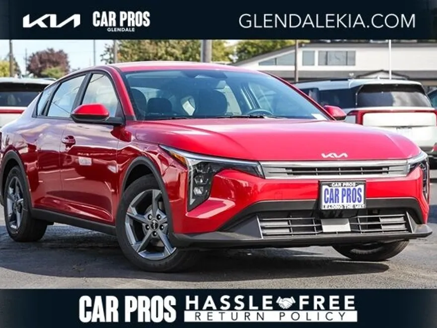 2025 Kia K4 LXS photo 1