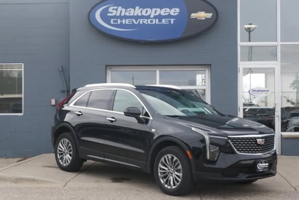 2024 Cadillac XT4 Premium Luxury photo 1