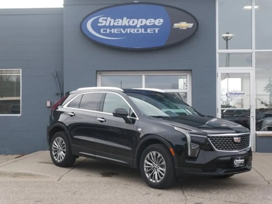 2024 Cadillac XT4 Premium Luxury photo 1